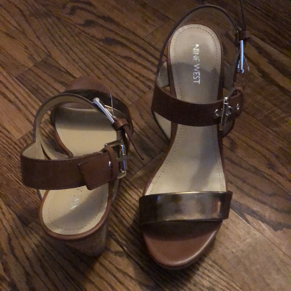 Nine West wedges like new!
